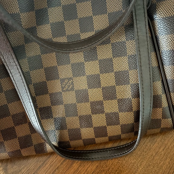 Authentic Louis Vuitton tote. Great condition - Picture 4 of 7